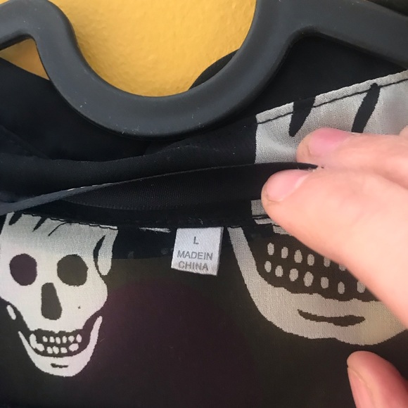 Mendocino skull blouse - Picture 3 of 4